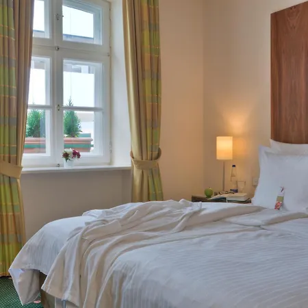 Maximilian & Hotel 4*