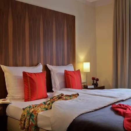 Hotel Maximilian & 4*