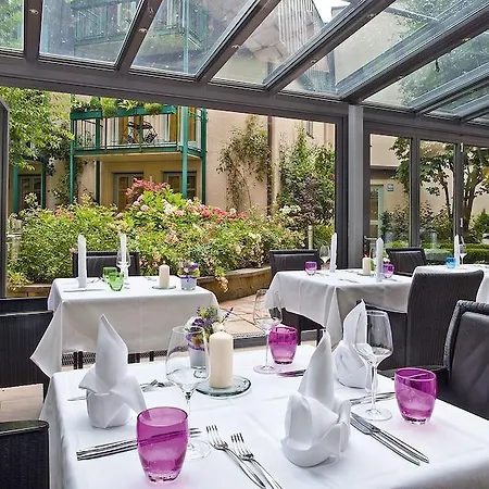 Hotel Maximilian & 4*