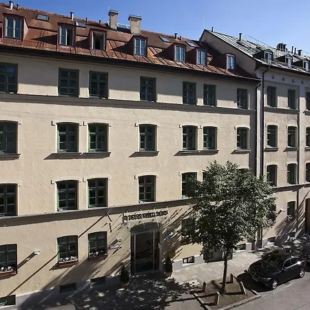 Hotel Maximilian & 4*