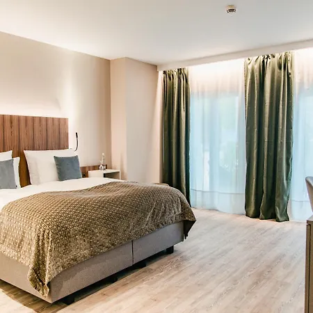 Hotel Maximilian 4*