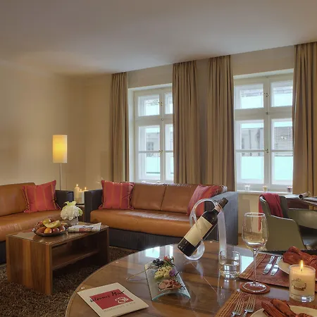 Otel Maximilian & 4*