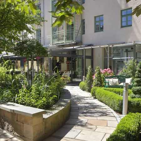 Maximilian & 4* Münih