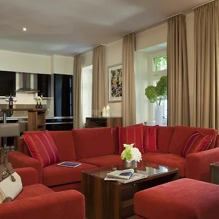 Maximilian Hotel