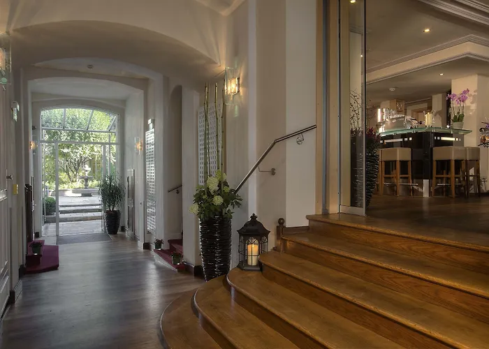 Hotel Maximilian & 4*