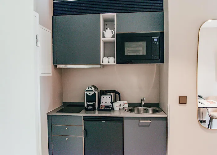 Maximilian & ホテル 4*