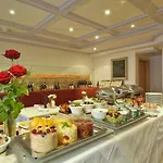 Hotel Maximilian & 4*