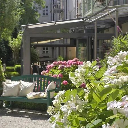 Hotel Maximilian & 4*