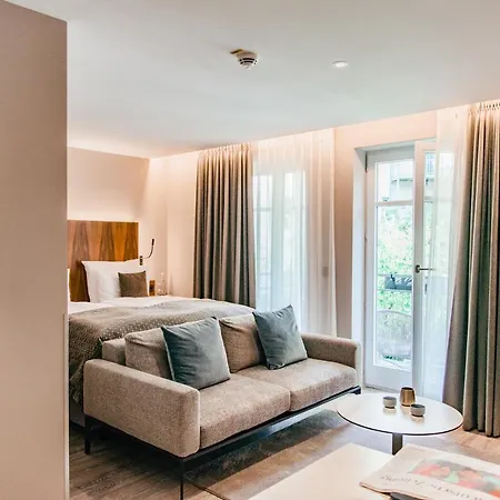 Szálloda Maximilian & 4*