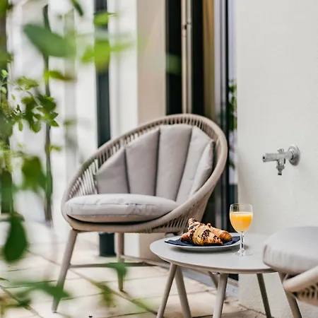 Maximilian & Szálloda