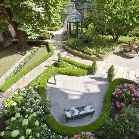 Maximilian & 4* München