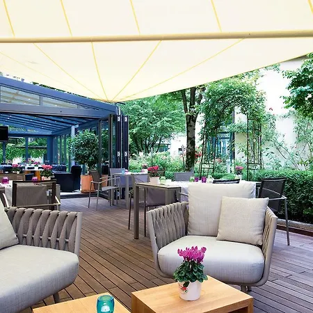 Maximilian & Szálloda