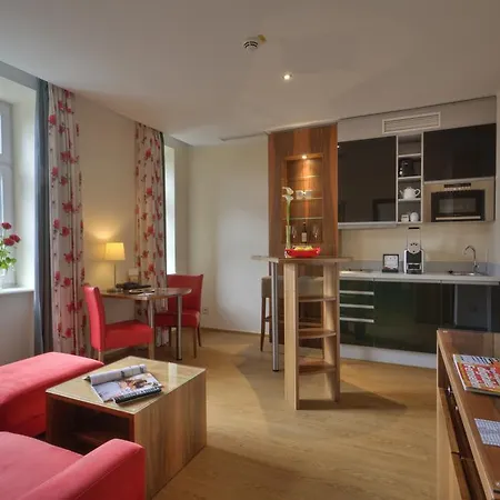 Maximilian & Szálloda