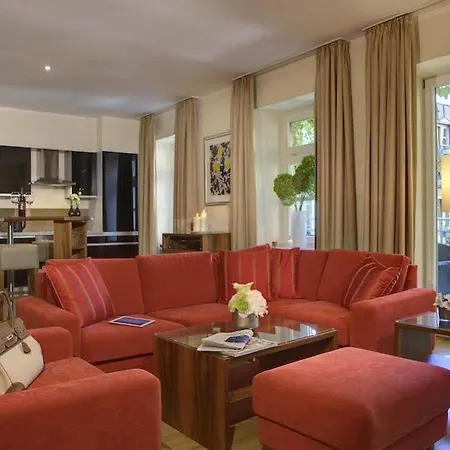 Maximilian & Szálloda München