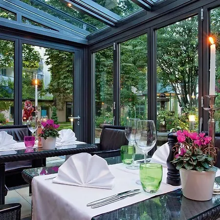 Maximilian & Szálloda 4*